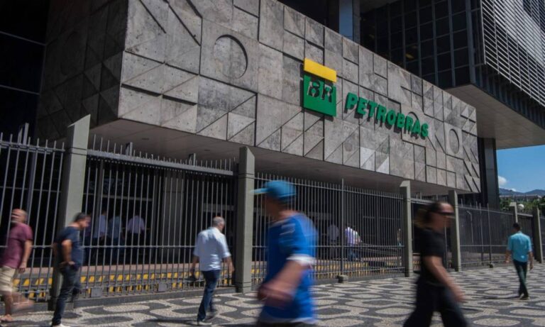 Sob pressão, Petrobras vai destinar R$ 300 milhões para subsidiar gás de cozinha para famílias de baixa renda