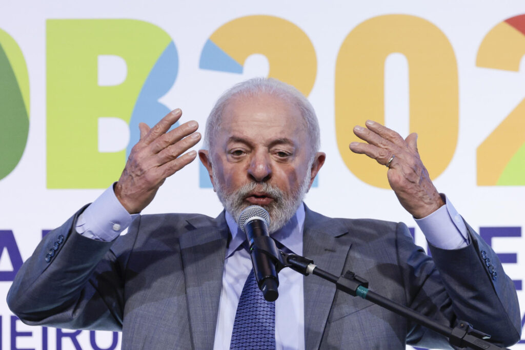 Entre ditadores e corruptos, Lula se sente em casa no BRICS
