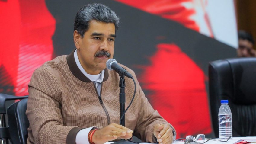 Eleição na Venezuela é marcada por críticas à legitimidade