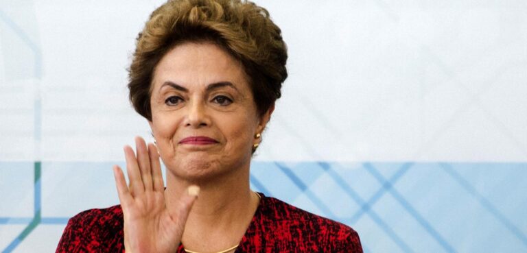 Internautas criticam UOL e defendem Dilma após matéria sobre salário no banco dos Brics