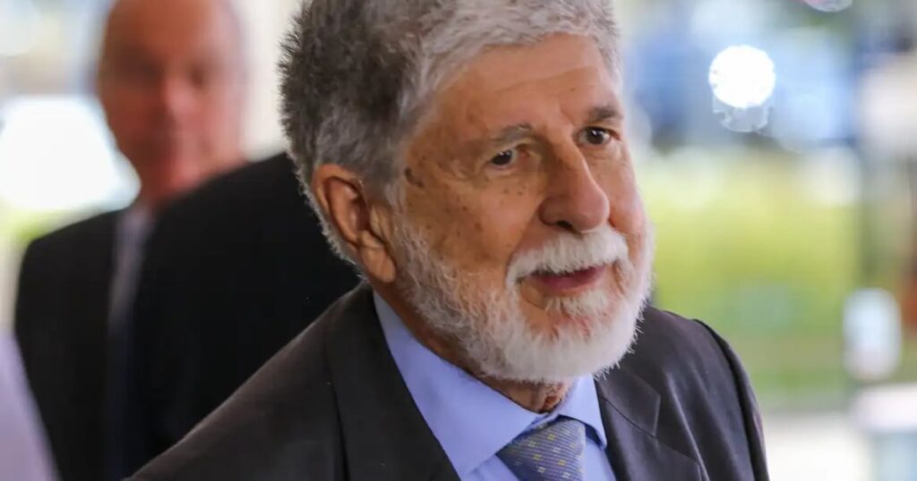 Nem a União Soviética agiria como Trump, diz Amorim em entrevista