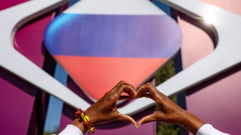 Sans artistes LGBT mais avec une star patriotique... On vous présente l'Intervision, le remake russe de l'Eurovision