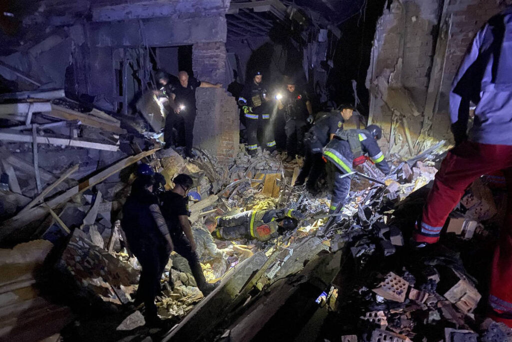 Rússia mata 49 em um dos piores ataques contra a Ucrânia