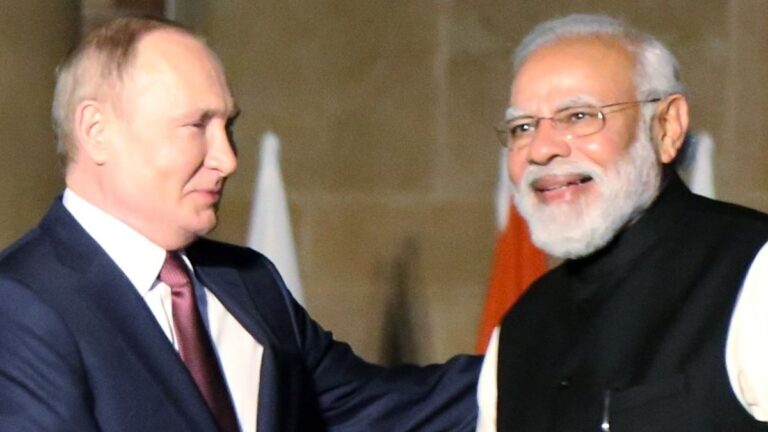 Kyiv regime 'dangerous & provocative', Putin tells Modi in phone call, talks focus on trade
