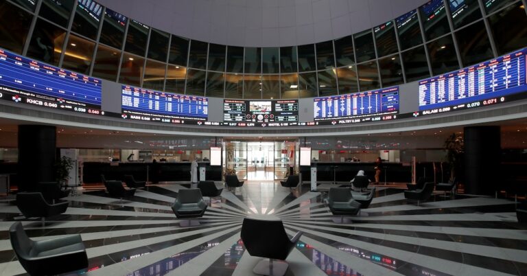 Gulf stock markets end mixed as China boost lingers, oil volatile