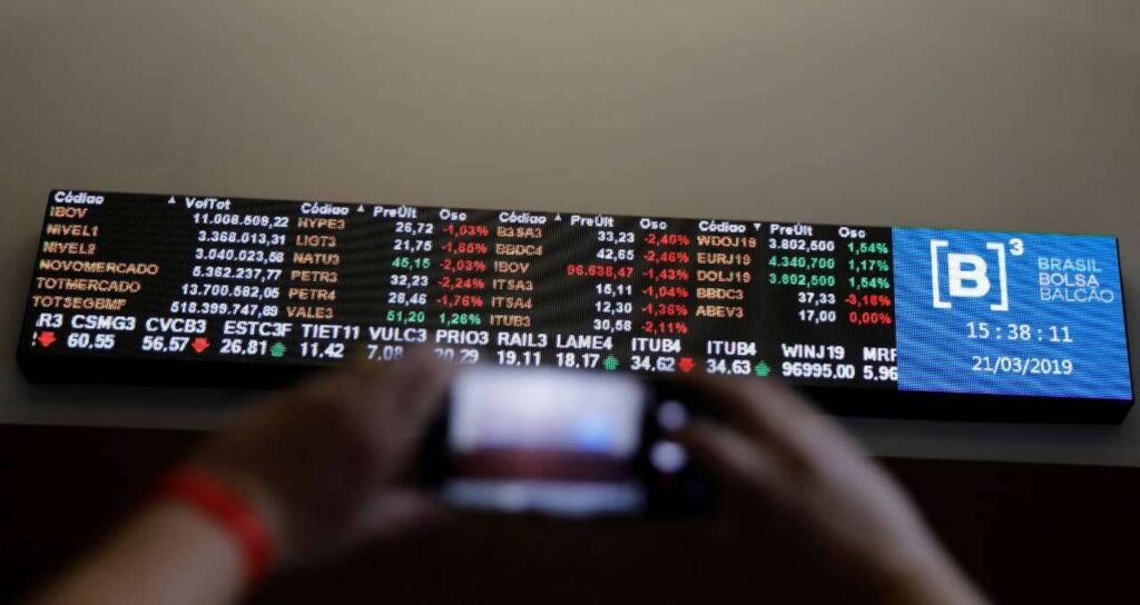 Ibovespa (IBOV) abre em queda com incertezas sobre as negociações entre EUA e Brasil; 5 coisas para saber ao investir hoje (24)