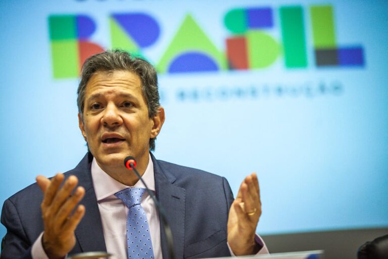 Haddad: taxar encomendas feitas em sites estrangeiros vai garantir livre concorrência