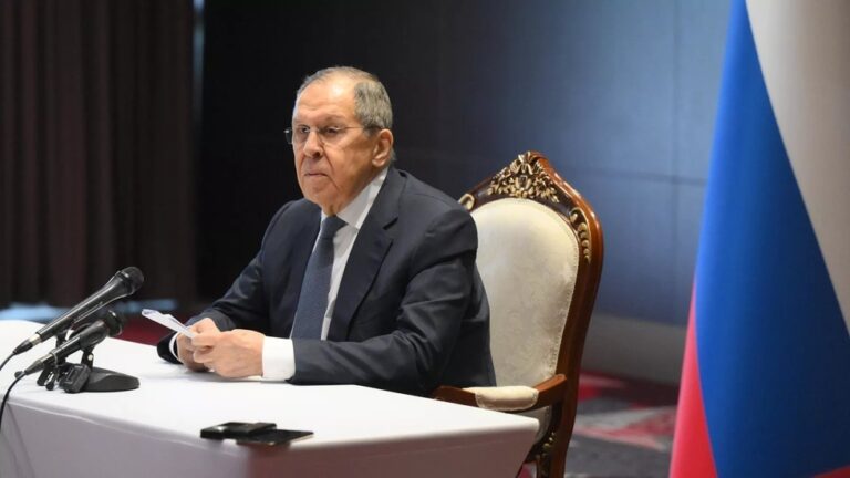 "بريكس عكسه".. لافروف يتحدث عن تكتل أوروبي "حطم جميع الأرقام القياسية" السلبية