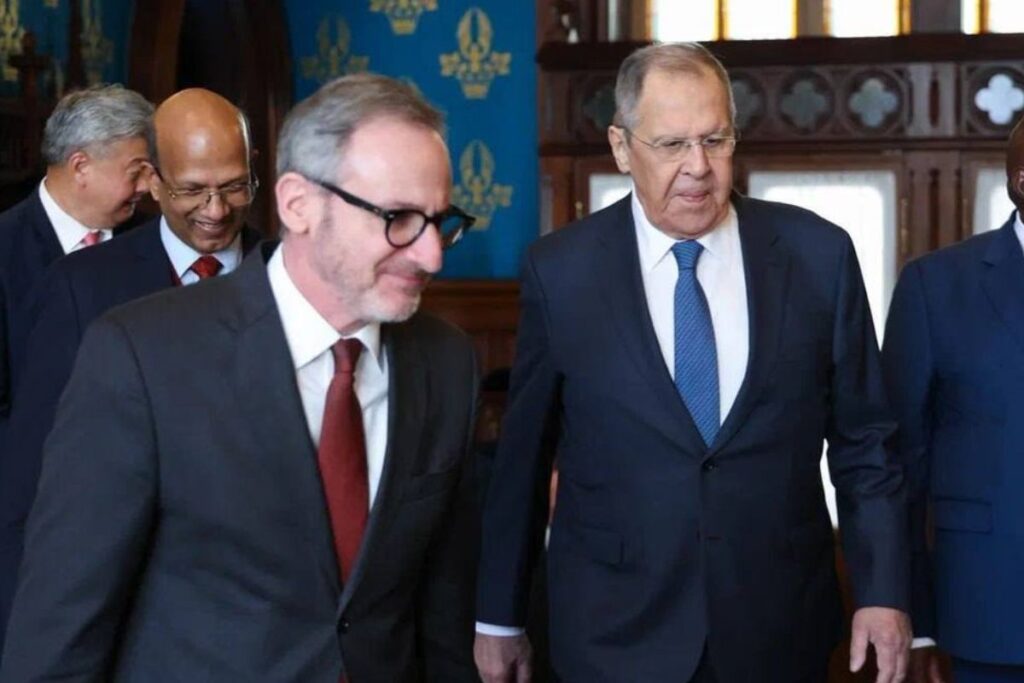 Embaixador do Brasil e países do Brics se reúnem com Lavrov na Rússia