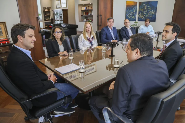 Banco dos Brics visita Curitiba para acompanhar obras do BRT Leste/Oeste