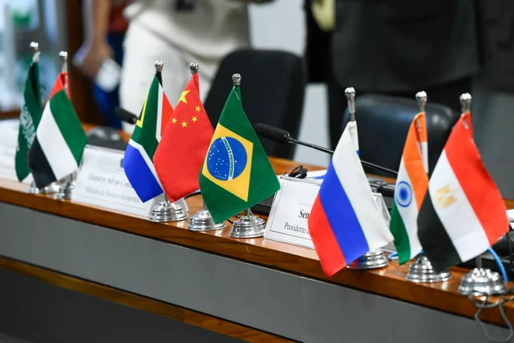 Guerra no Oriente Médio ameaça coesão e ambição política dos Brics