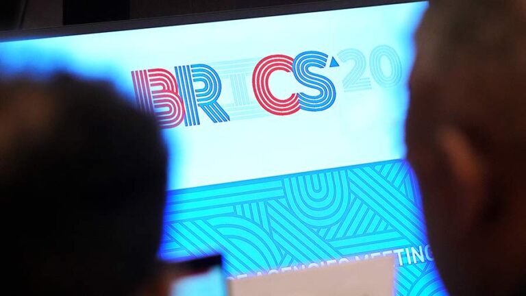 СМИ узнали о требованиях Вашингтона о выходе ЮАР из БРИКС
