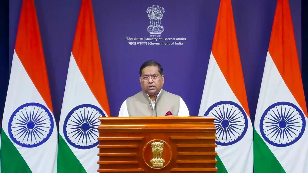 एक नहीं दो निमंत्रण भेजे गए थे, BRICS के लिए बांग्लादेश को निमंत्रण भेजने पर MEA का बयान