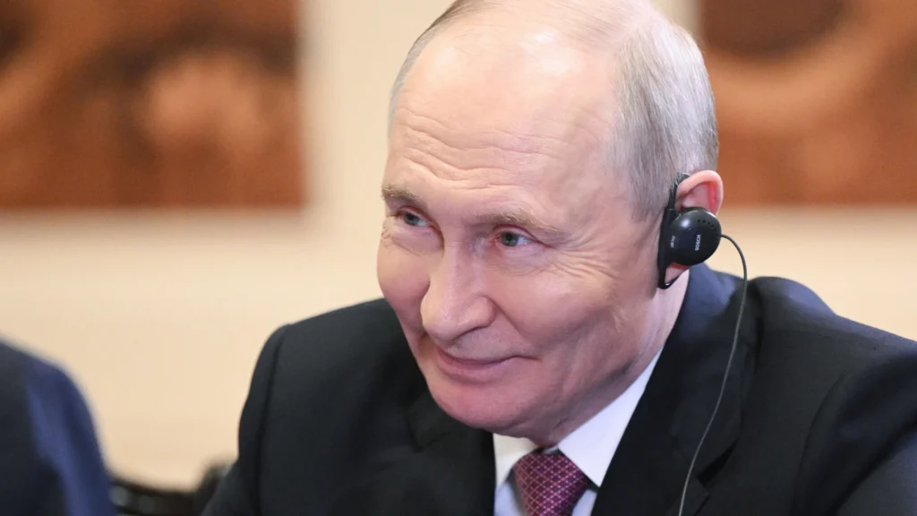 Putin acusa a Occidente de intentar recuperar su "liderazgo perdido" con sanciones y ataques