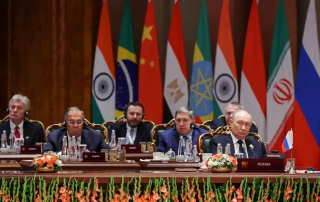 BRICS participa ativamente da construção de uma ordem mundial mais justa e multipolar, diz Putin