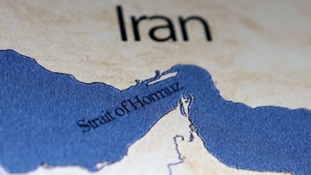 Iran, Oman Agree on New Entry, Exit Routes for Strait of Hormuz: Report