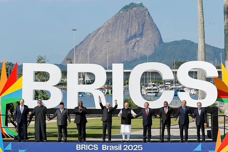O BRICS não está substituindo o Ocidente, está tentando mudar as regras do jogo a seu favor
