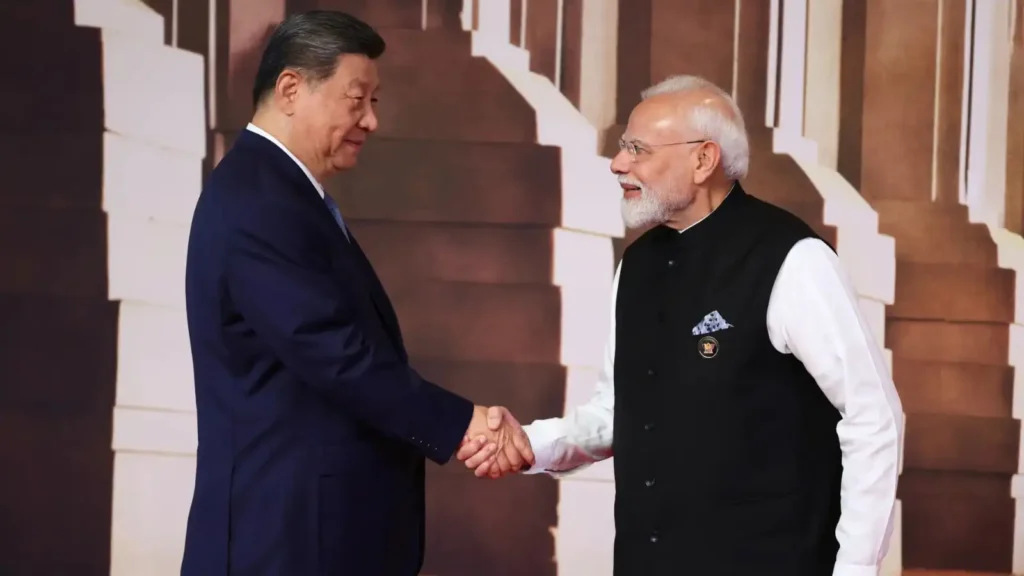 मोदी-शी ने मिलाया हाथ तो थम गईं नजरें, 18 बार ‘टिक-टिक’ हुई घड़ी, BRICS समिट का सबसे पावरफुल पल